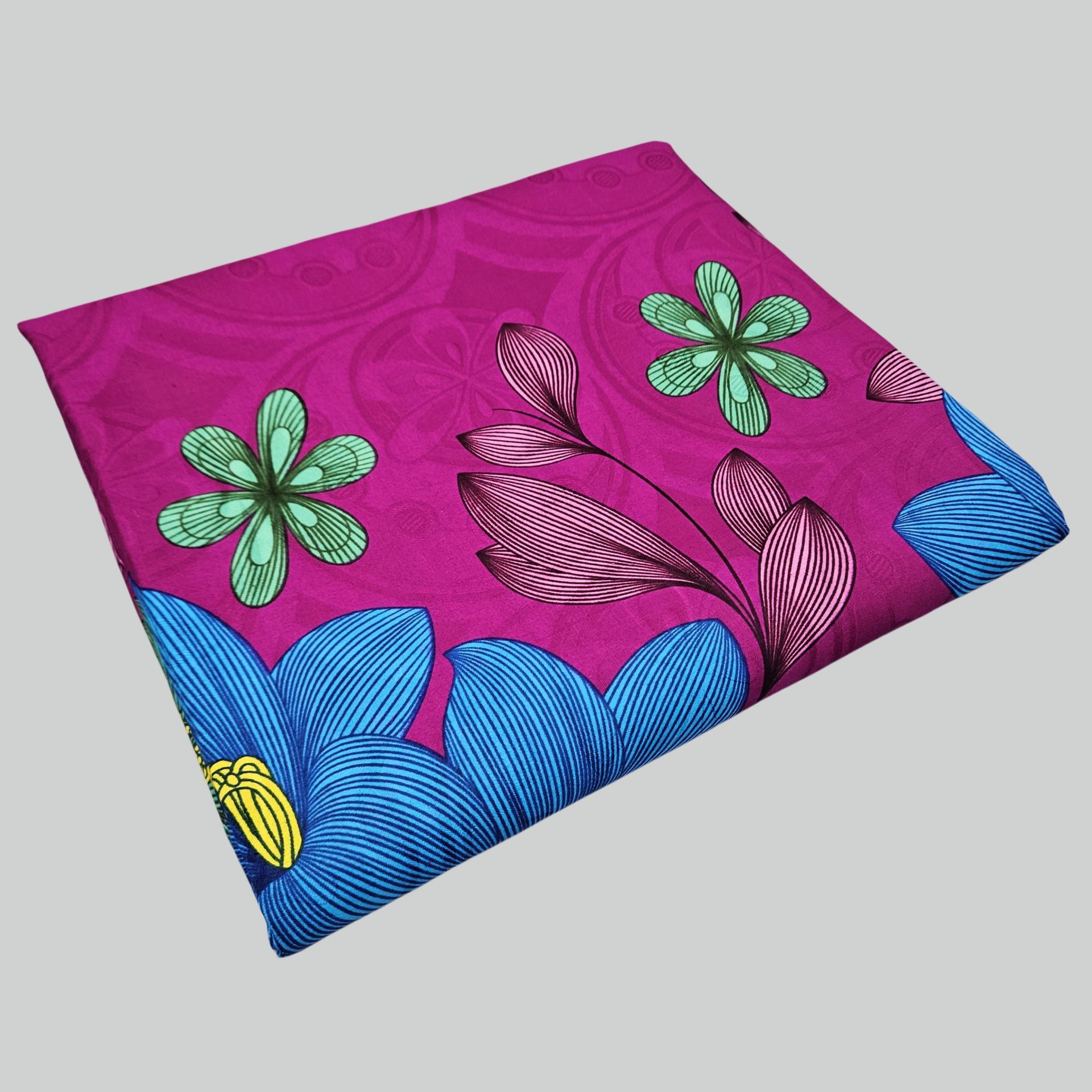 Цветочный принт на фиолетово-с – обзор и цена Sewing Batik Fabric