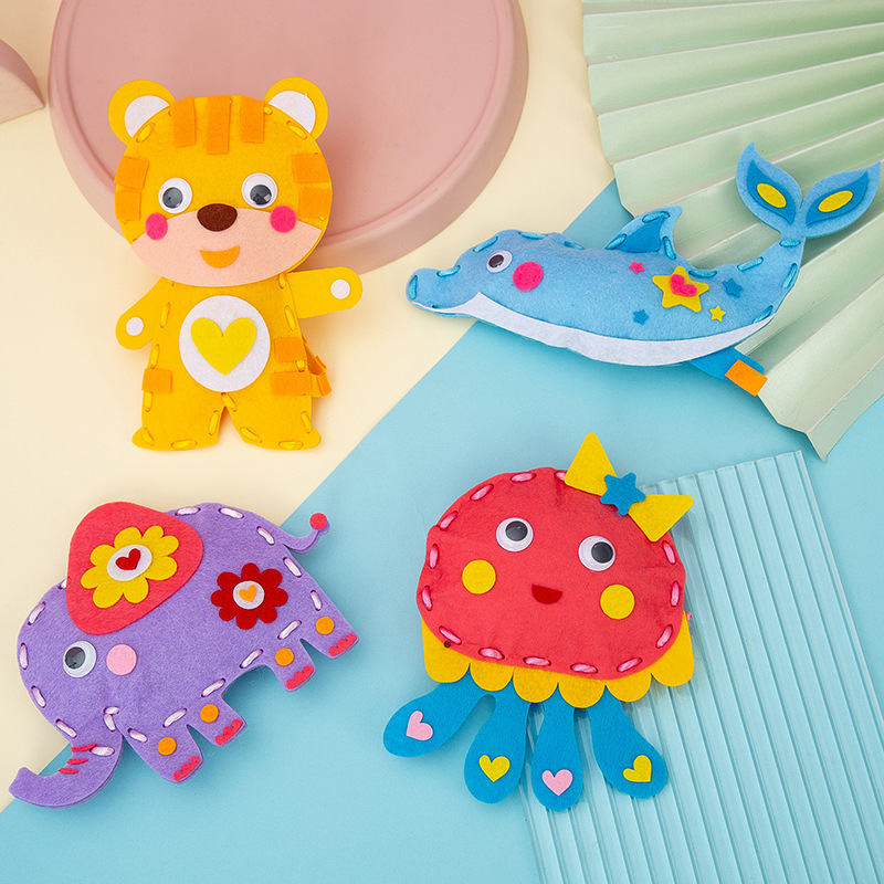 Набор для шитья с мультяшными  – обзор и цена Textile Sewing Kit
